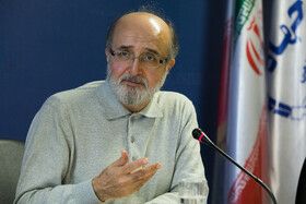 حیدر مستخدمین حسینی: دولت و مجلس نسبت به کاهش ارزش پول ملی بی تفاوت هستند