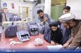 طالبان ۱۲.۴ میلیون دلار از دارایی مقام‌های سابق افغانستان را توقیف کرد